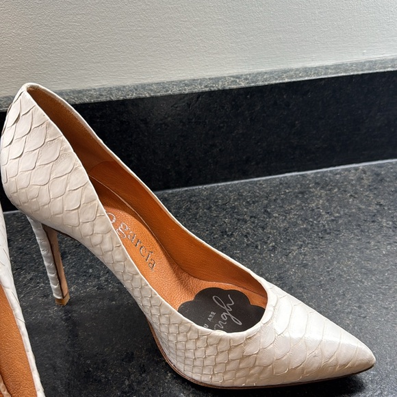 Excellent condition Pedro Garcia white snakeskin heels - Picture 4 of 8